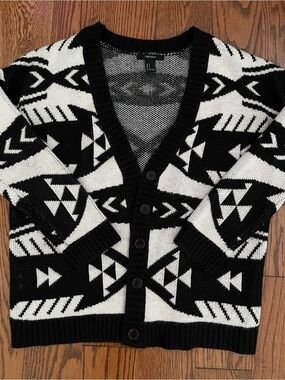 Forever 21 Black & White Aztec Button-Front Cardigan